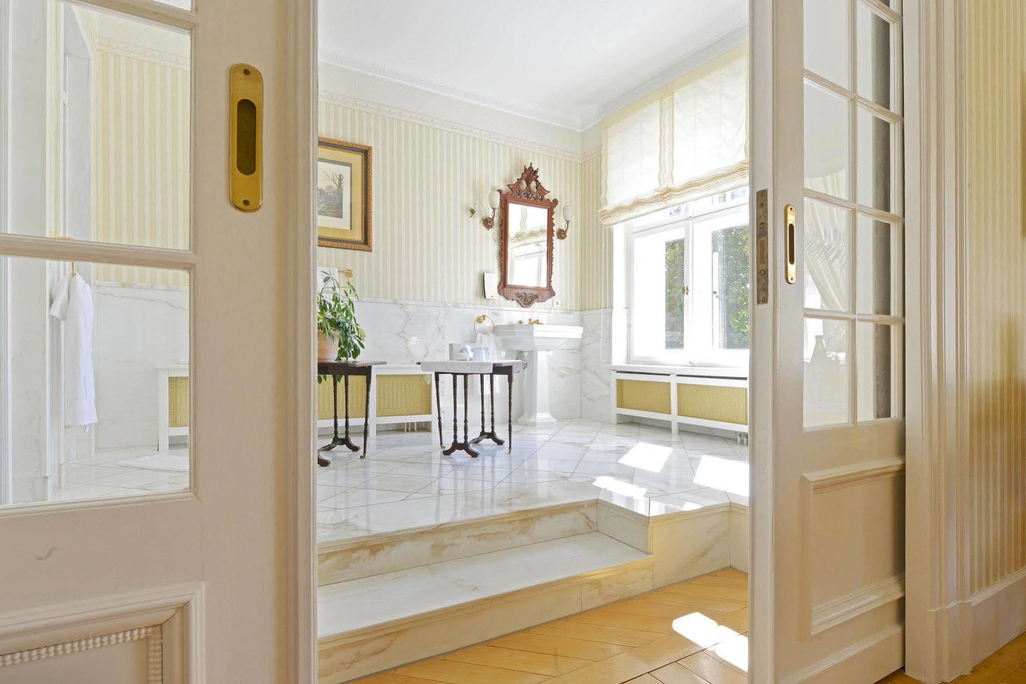 Schlosshotel Villa Westerberge Aschersleben Extérieur photo