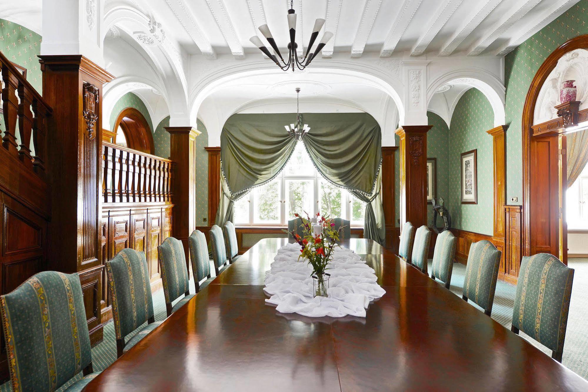 Schlosshotel Villa Westerberge Aschersleben Extérieur photo