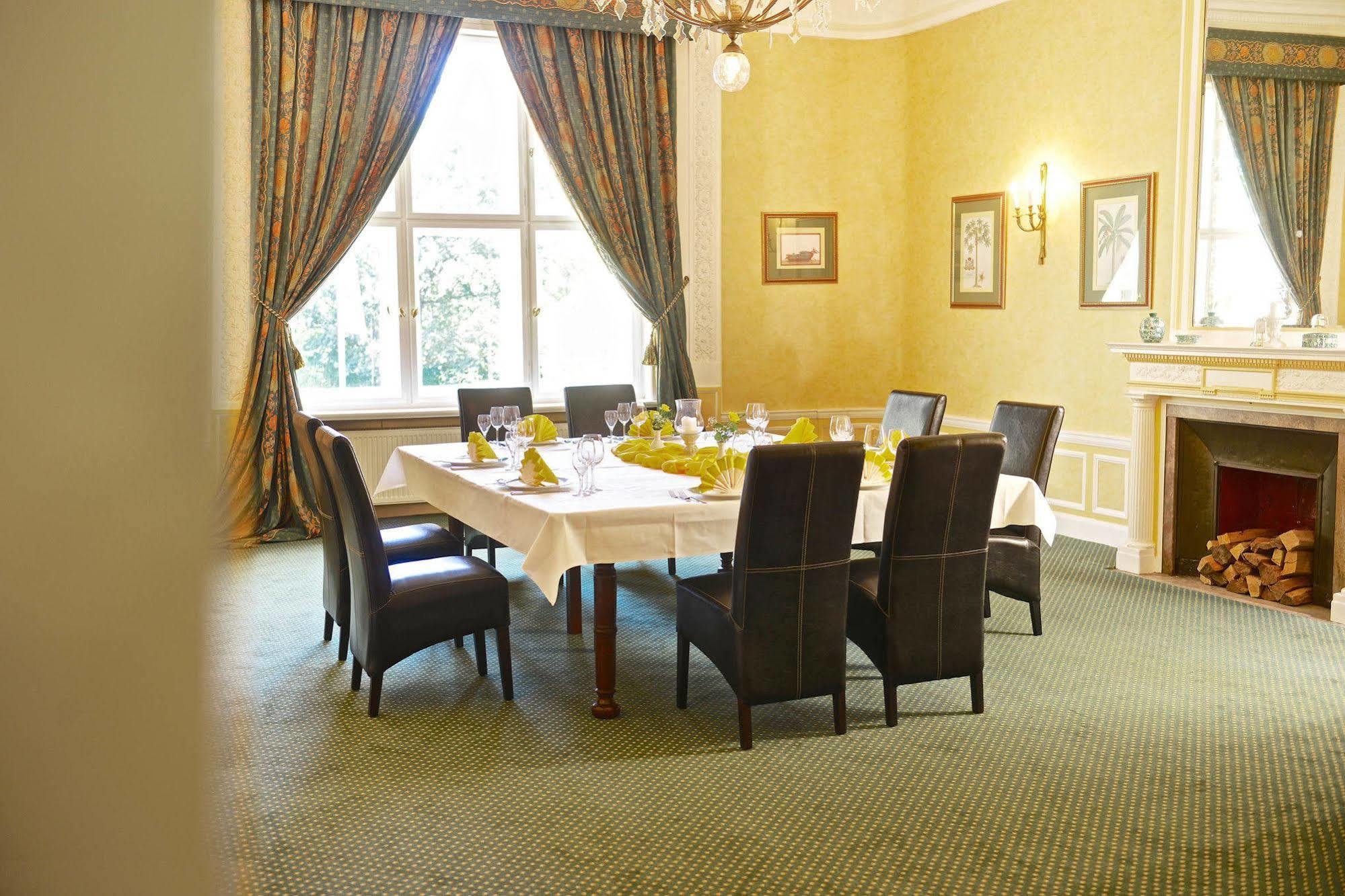 Schlosshotel Villa Westerberge Aschersleben Extérieur photo