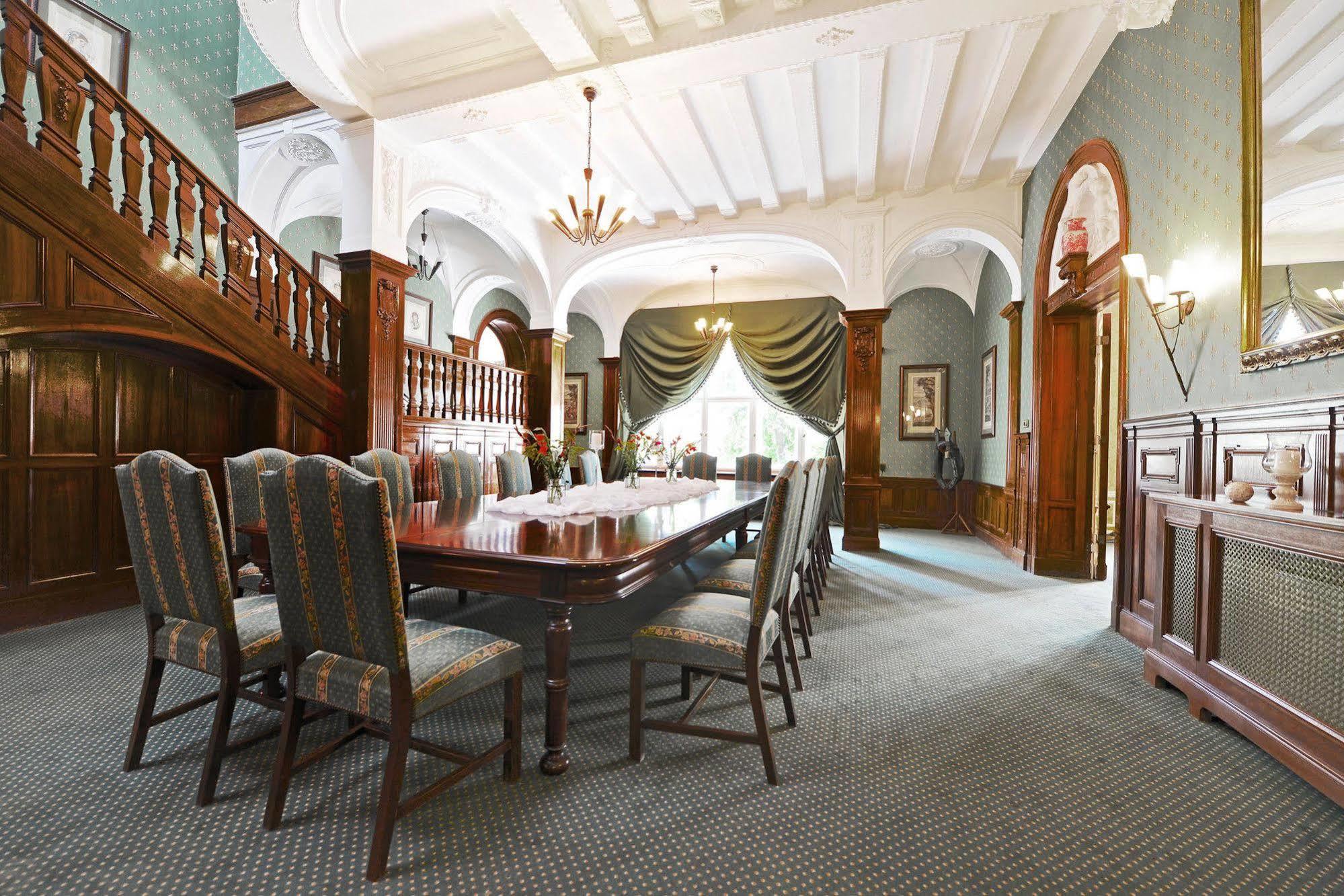 Schlosshotel Villa Westerberge Aschersleben Extérieur photo