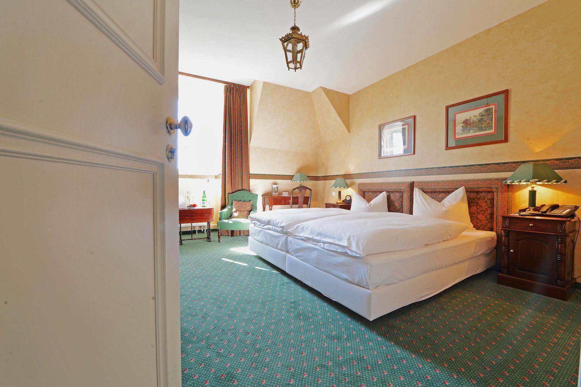 Schlosshotel Villa Westerberge Aschersleben Extérieur photo