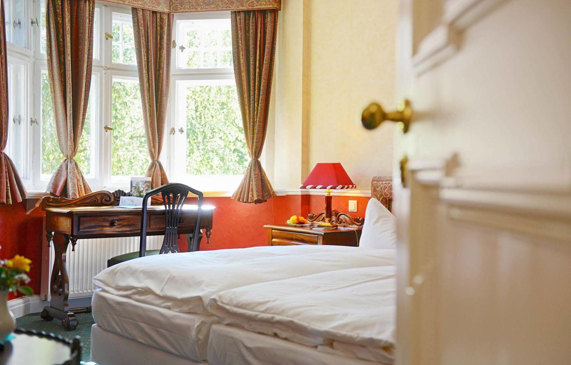 Schlosshotel Villa Westerberge Aschersleben Extérieur photo